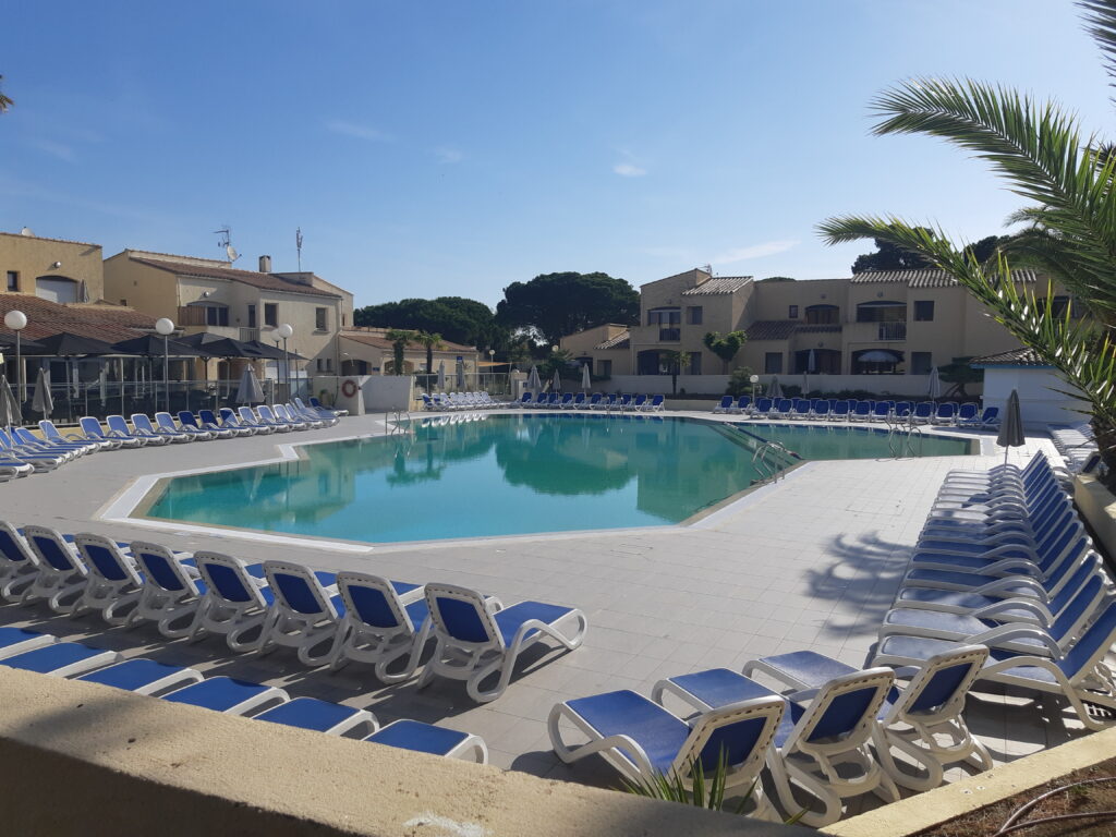 Superbe piscine chauffée de début avril à fin octobre